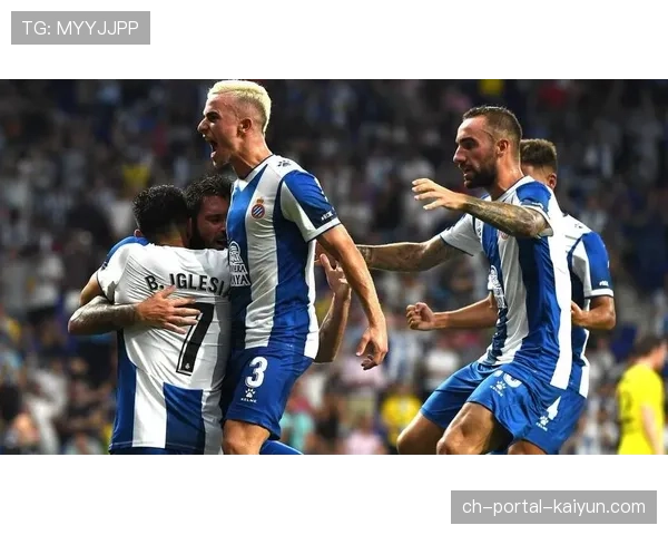 莱奥替补登场即献助攻，米兰更衣室狂欢逆转氛围