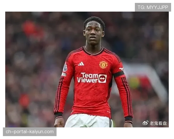 官方:曼联与18岁青训中场梅努续约至2031年